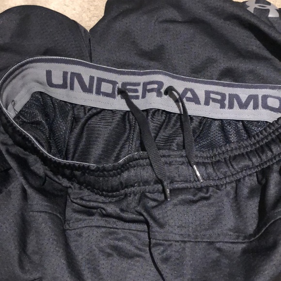 Under armor heat gear. Size medium. Prelove pre worn condition. M. Athletic - Picture 6 of 6